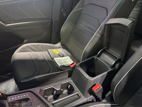 Used 2022 Volkswagen Tiguan SEL R-Line image 25