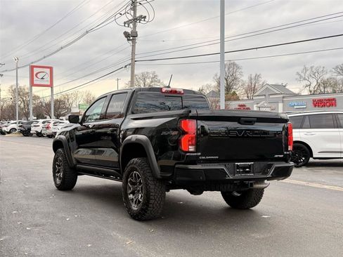 Used 2024 Chevrolet Colorado ZR2 w/ ZR2 Convenience Package III AWD/4WD image 3