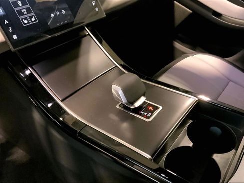 New 2026 Land Rover Range Rover Evoque Dynamic SE image 7