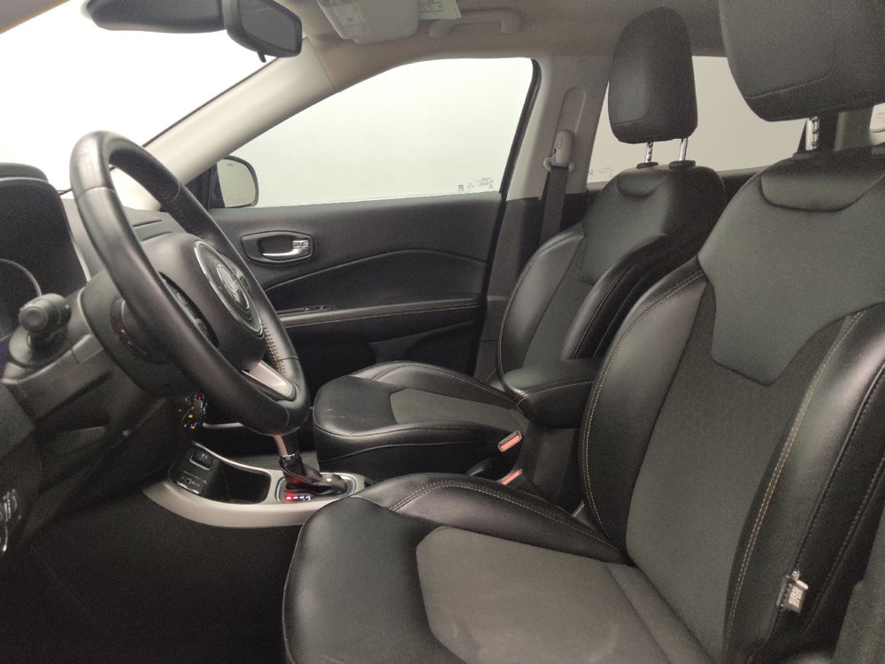 Used 2019 Jeep Compass Latitude FWD image 17