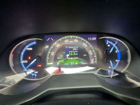 Used 2020 Toyota RAV4 Limited image 12