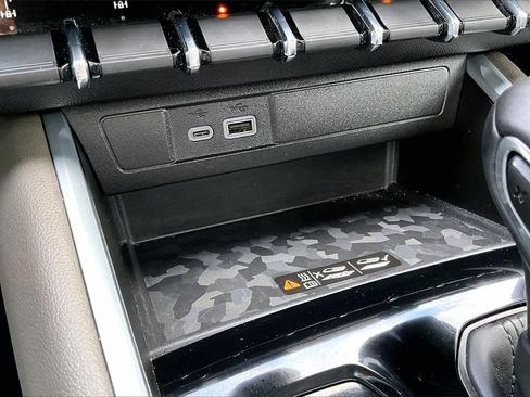 Used 2024 Chevrolet Colorado ZR2 w/ ZR2 Convenience Package III image 32