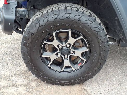 Used 2018 Jeep Wrangler Unlimited Rubicon AWD/4WD image 9