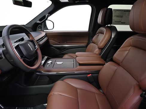 New 2026 Lincoln Navigator L Reserve AWD/4WD image 13