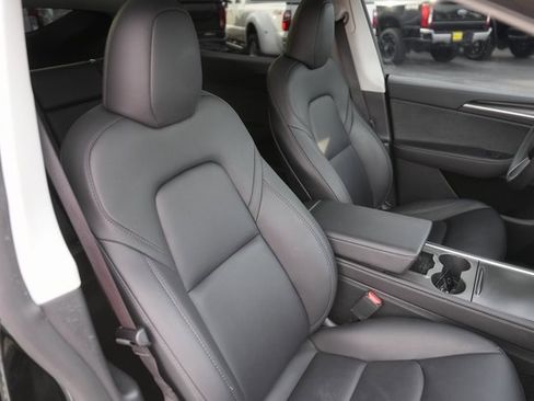 Used 2023 Tesla Model Y Performance image 20