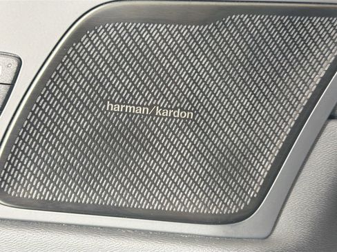 Certified 2023 Volvo XC60 B5 Ultimate image 19