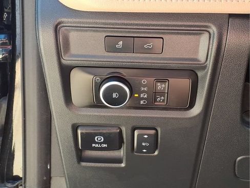 Used 2024 Ford Expedition Limited AWD/4WD image 17
