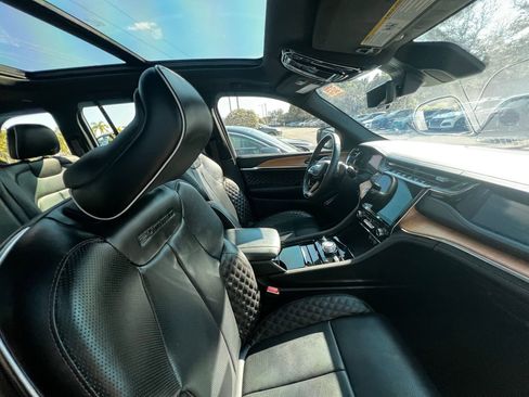 Used 2022 Jeep Grand Cherokee Summit image 5