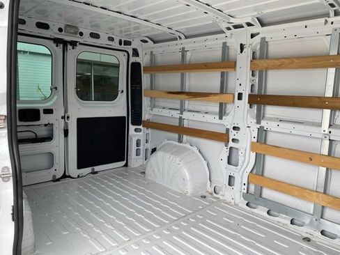 Used 2025 RAM ProMaster 2500 w/ U-Haul Equipment Group FWD image 27