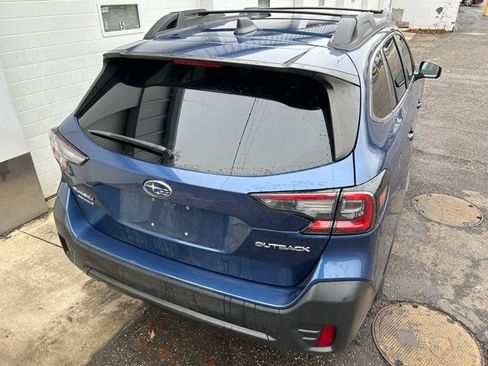 Used 2022 Subaru Outback Premium image 5