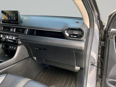 Used 2025 Honda Pilot Touring image 28