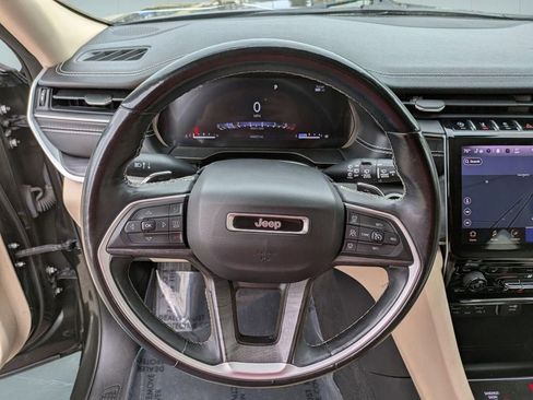 Used 2022 Jeep Grand Cherokee L Limited image 18