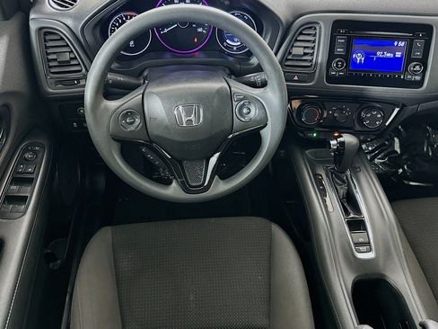 Used 2019 Honda HR-V LX image 5
