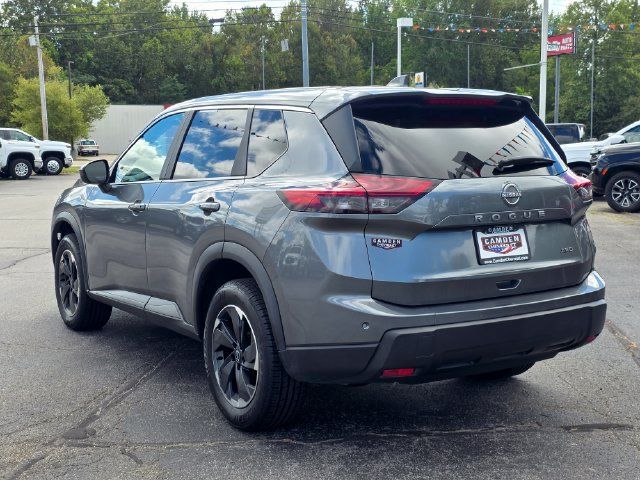 Used 2025 Nissan Rogue SV AWD/4WD image 9
