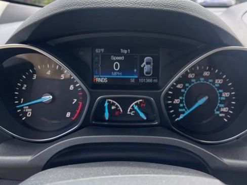 Used 2015 Ford Escape Titanium w/ Equipment Group 301A AWD/4WD image 14