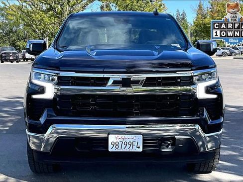 Used 2022 Chevrolet Silverado 1500 LT AWD/4WD image 3