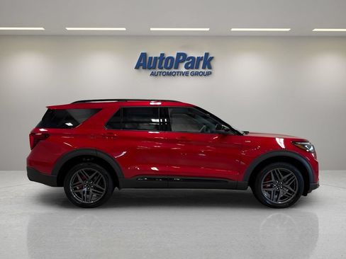 New 2026 Ford Explorer ST-Line w/ ST-Line Street Pack AWD/4WD image 8