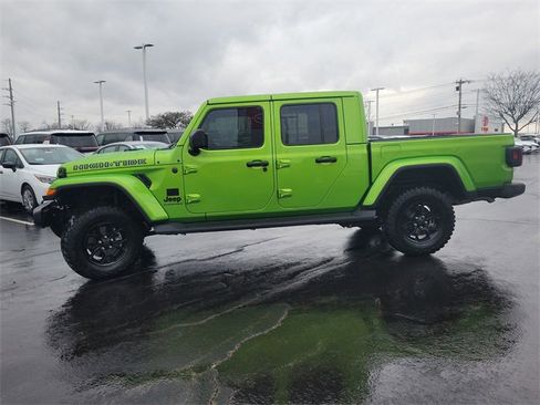 Used 2025 Jeep Gladiator Sport image 4