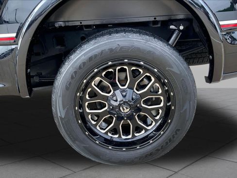 Used 2018 Ford F150 Lariat w/ Equipment Group 502A Luxury image 11