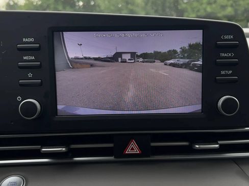Used 2022 Hyundai Elantra SEL FWD image 34