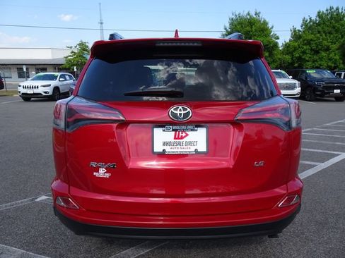 Used 2017 Toyota RAV4 LE FWD image 5