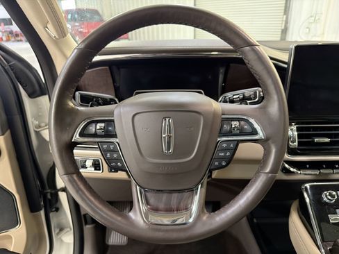 Used 2023 Lincoln Navigator L Reserve image 13