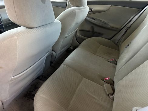 Used 2010 Toyota Corolla LE image 11