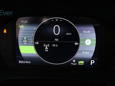Used 2023 Chevrolet Bolt EUV Premier FWD image 7
