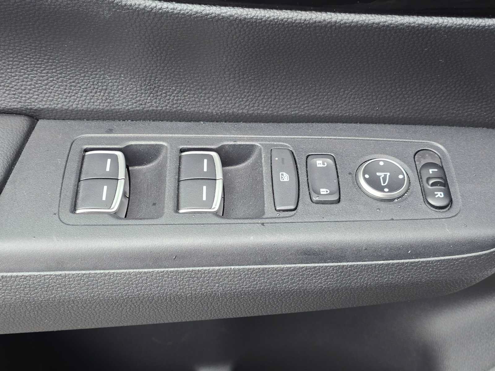 Used 2023 Honda CR-V EX-L image 25
