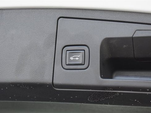 Used 2022 Cadillac XT4 Premium Luxury image 34