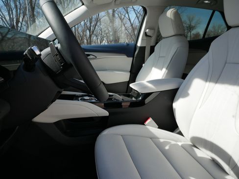 New 2026 Buick Envision Avenir image 4