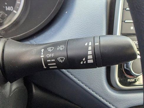 Used 2025 Nissan Versa SV image 27