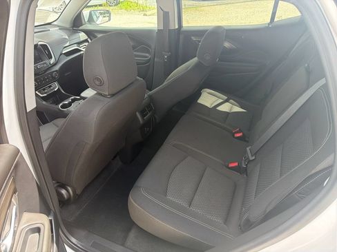 Used 2024 GMC Terrain SLE AWD/4WD image 10