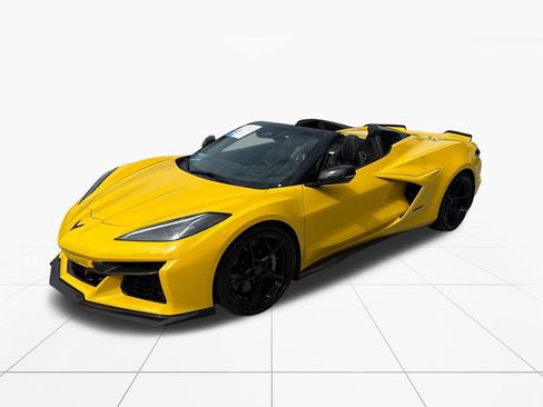 Used 2025 Chevrolet Corvette E-Ray w/ Stealth Interior Trim Package AWD/4WD image 31