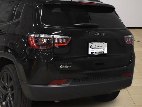New 2026 Jeep Compass Latitude w/ Sun and Sound Group AWD/4WD image 32