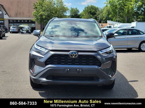 Used 2022 Toyota RAV4 XLE w/ Convenience Package image 8