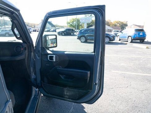 Certified 2025 Jeep Wrangler Unlimited Rubicon image 13