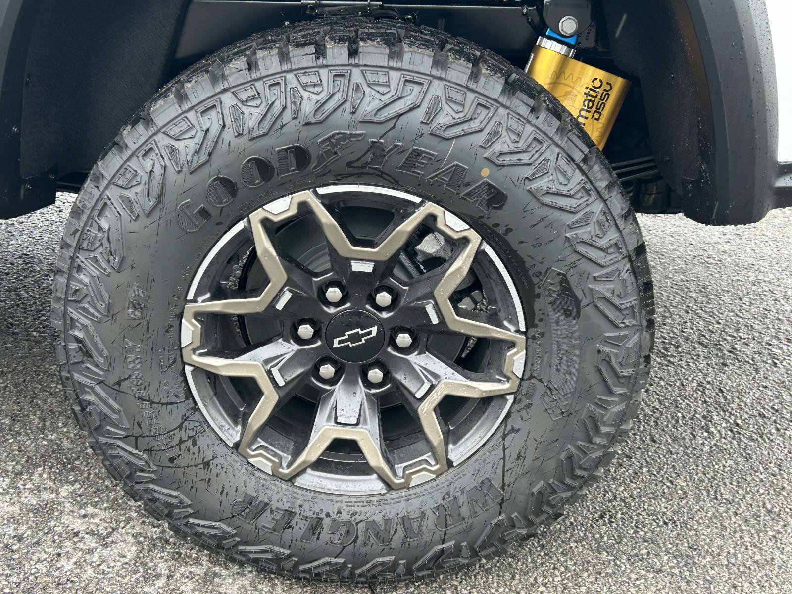 New 2026 Chevrolet Colorado ZR2 w/ Technology Package AWD/4WD image 9