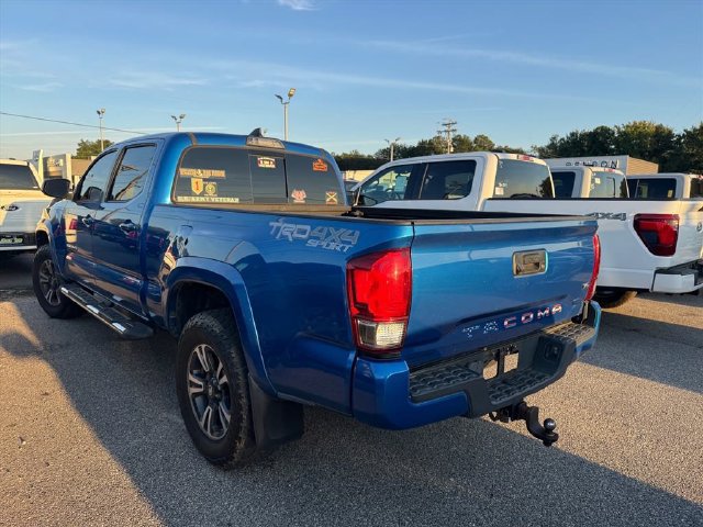 Used 2017 Toyota Tacoma TRD Sport w/ Tow Package AWD/4WD image 2