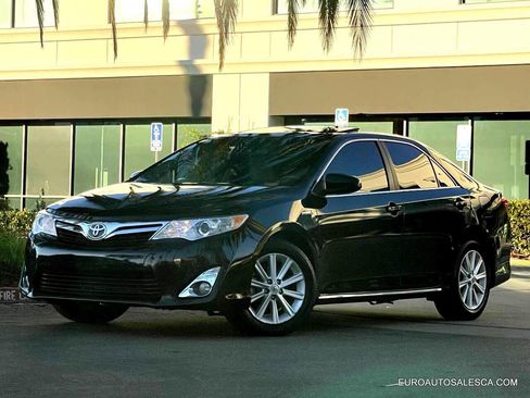 Used 2012 Toyota Camry XLE image 9