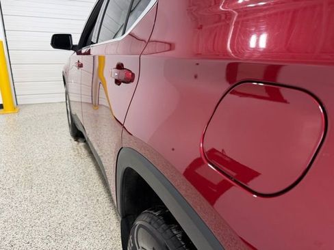 Used 2021 Chevrolet Traverse LT image 10