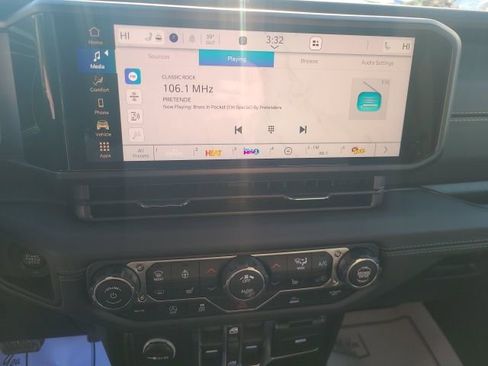 New 2026 Jeep Gladiator Sport image 14