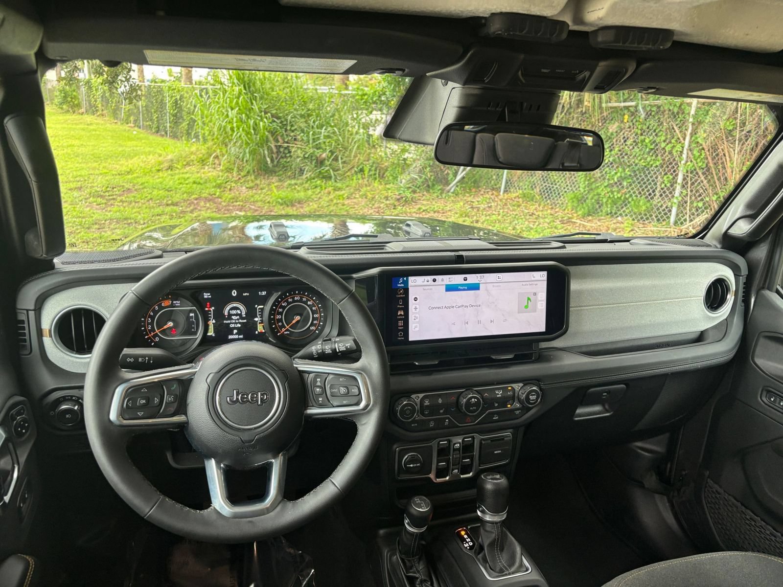 Used 2025 Jeep Wrangler Unlimited Sahara AWD/4WD image 30