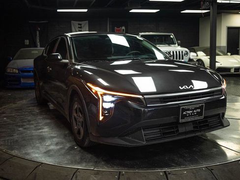 Used 2025 Kia K4 LXS image 5