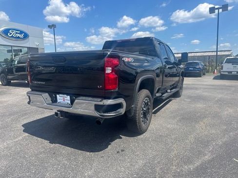 Used 2024 Chevrolet Silverado 2500 LT w/ Convenience Package AWD/4WD image 2