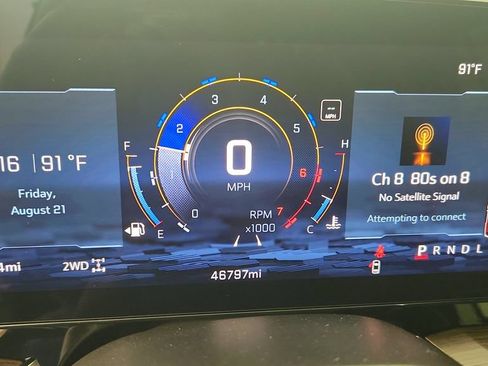 Used 2025 Chevrolet Tahoe Premier AWD/4WD image 16