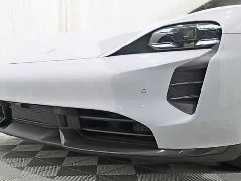 Used 2024 Porsche Taycan GTS image 8