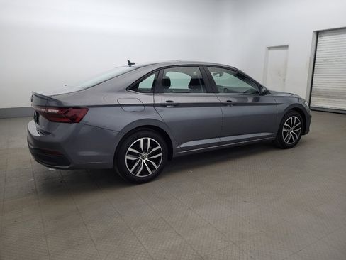 Used 2025 Volkswagen Jetta SE FWD image 10