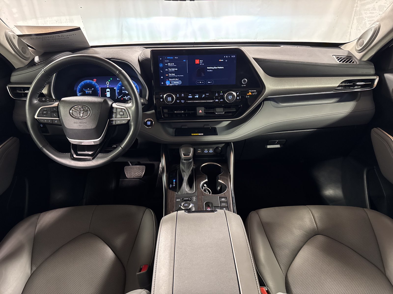 Used 2023 Toyota Highlander Limited AWD/4WD image 4