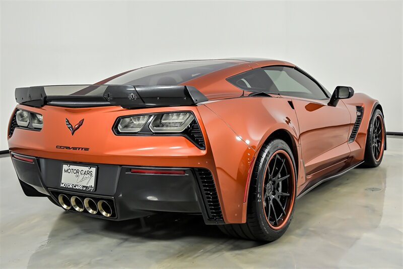 Used 2015 Chevrolet Corvette Z06 w/ 3LZ Preferred Equipment Group RWD image 9